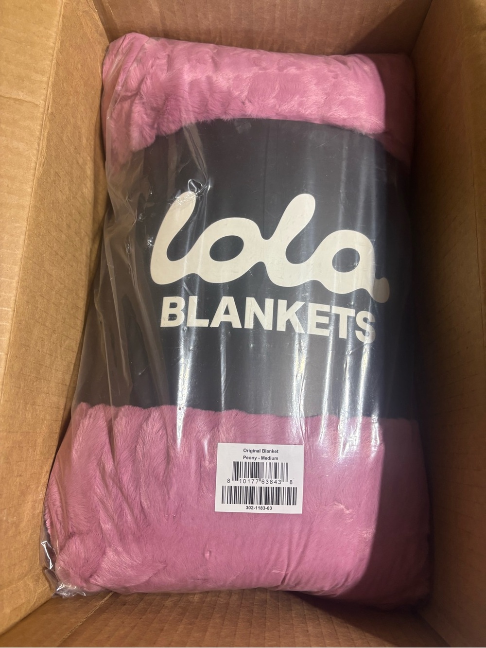 NIB sold out online Lola blanket, color peony - Picture 6 of 6